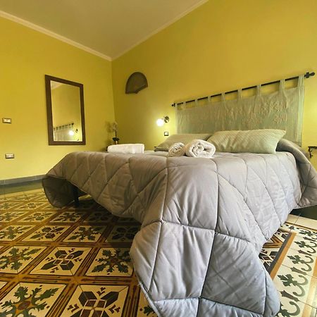 Tra I Due Ponti Hotel Bosa Bagian luar foto
