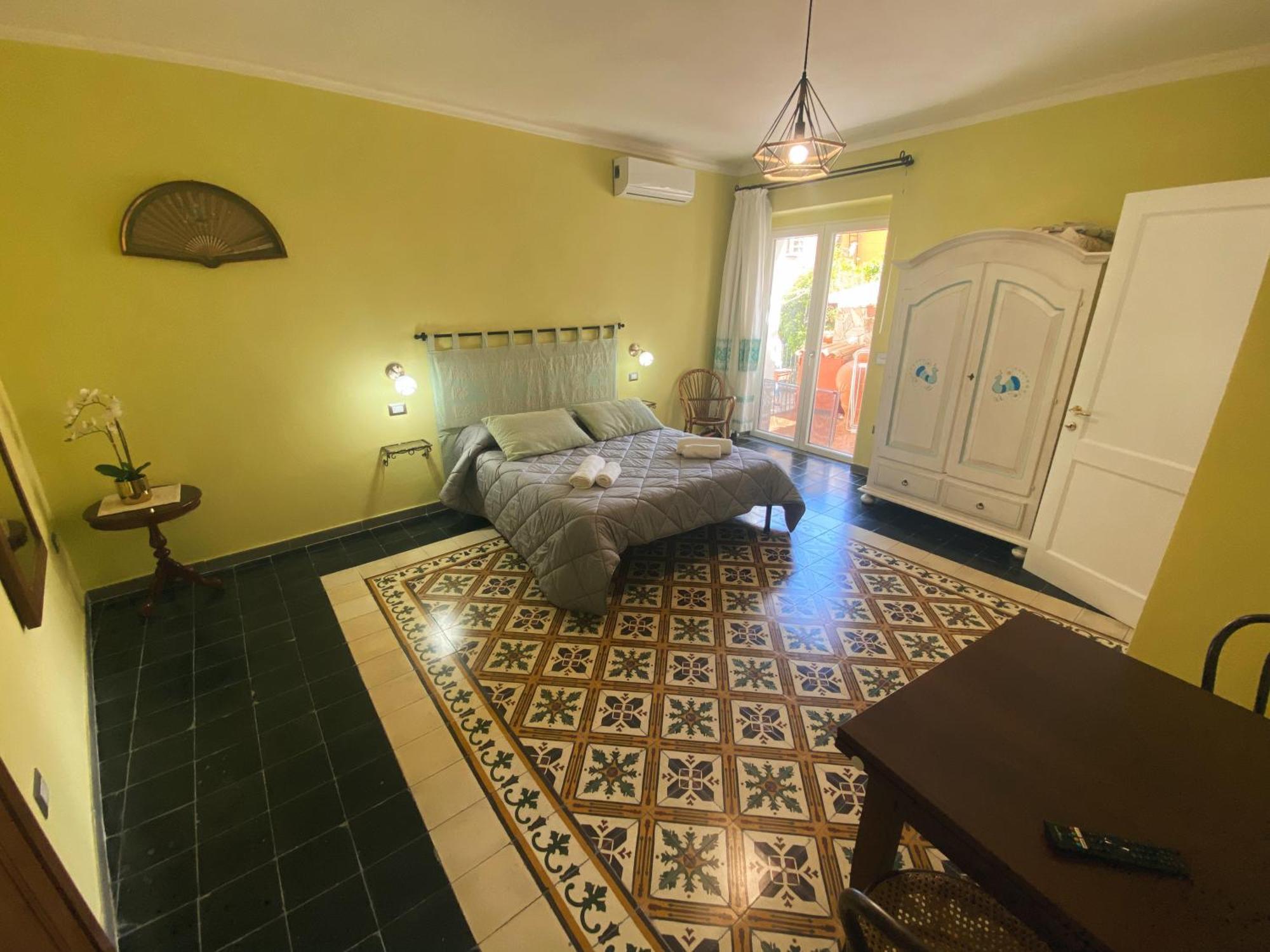 Tra I Due Ponti Hotel Bosa Bagian luar foto