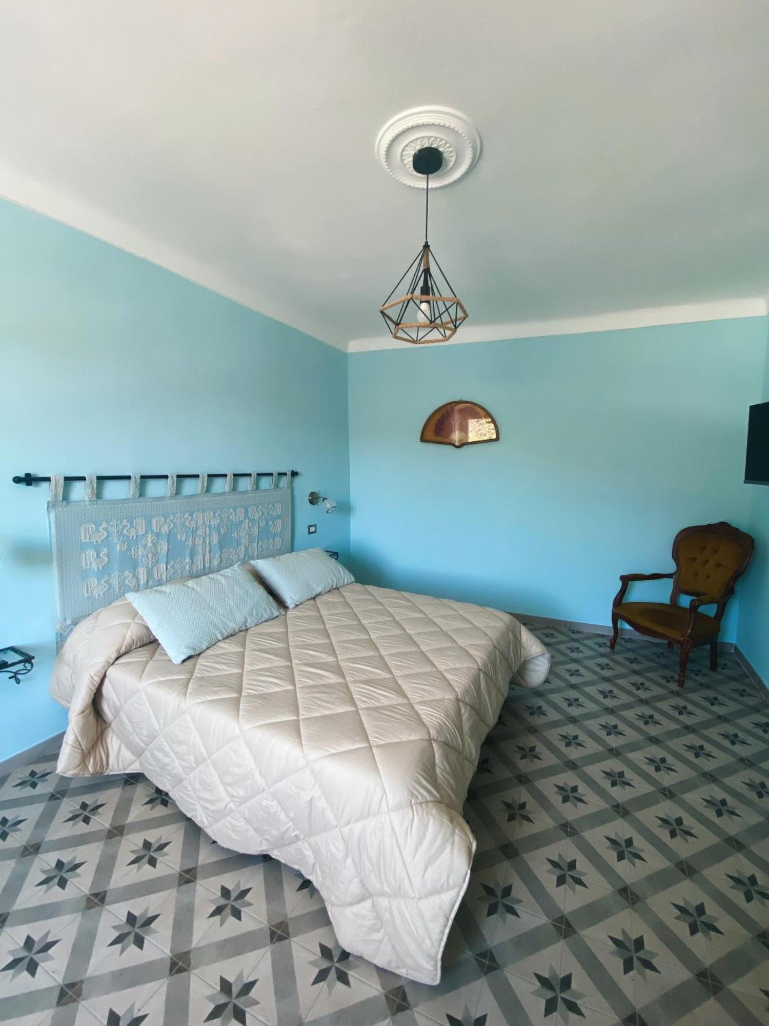 Tra I Due Ponti Hotel Bosa Bagian luar foto