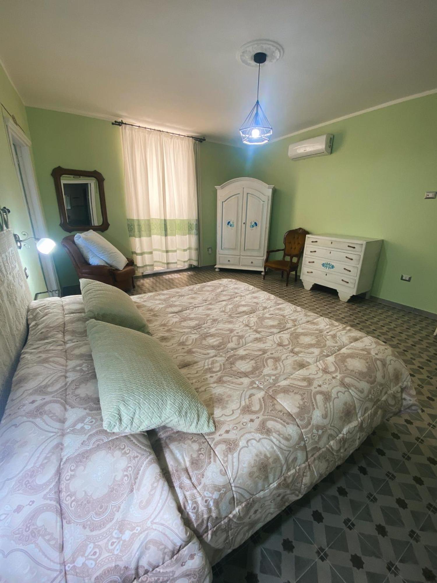 Tra I Due Ponti Hotel Bosa Bagian luar foto