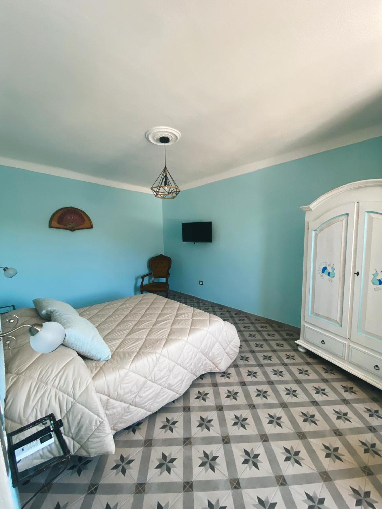 Tra I Due Ponti Hotel Bosa Bagian luar foto