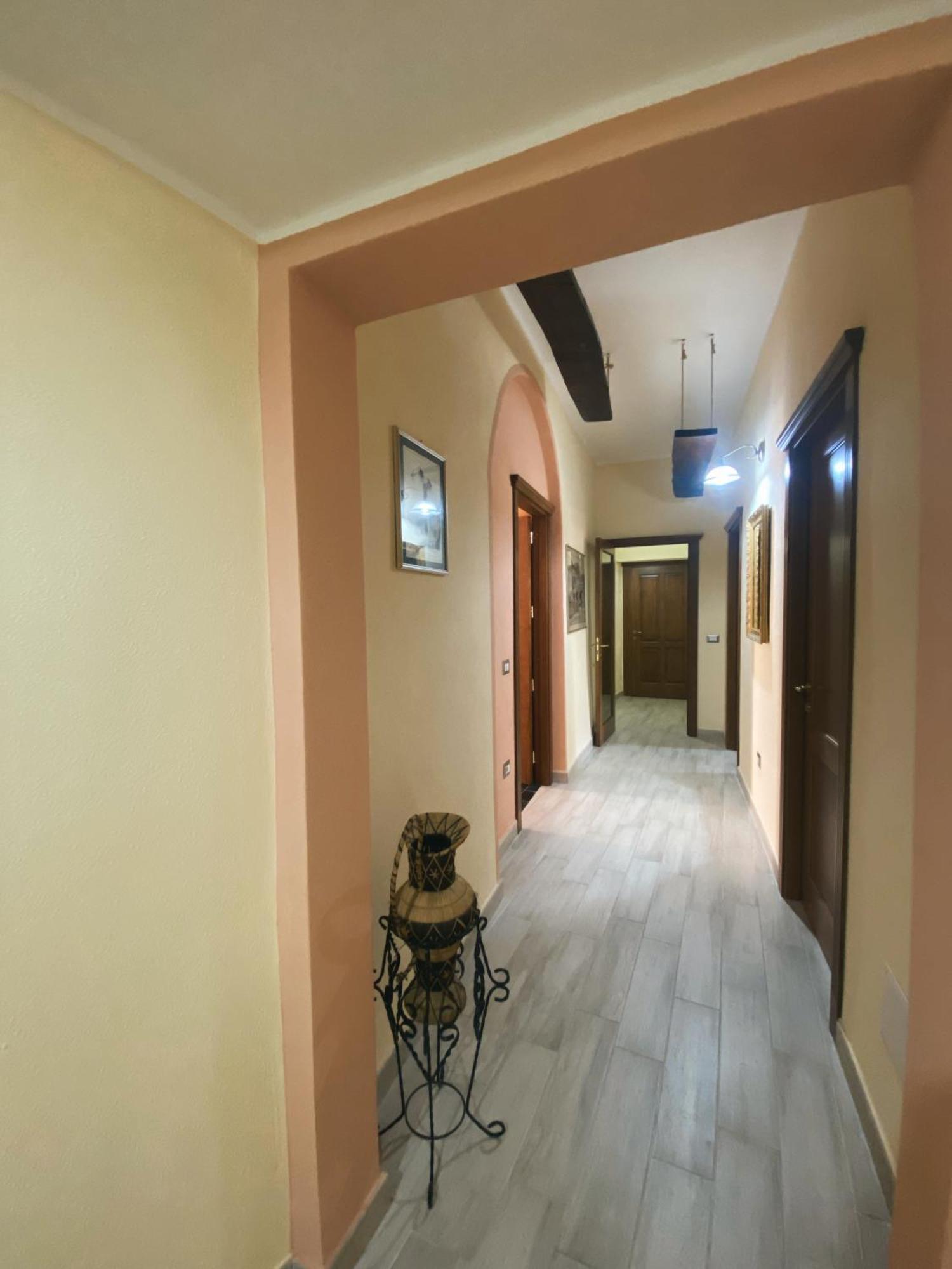 Tra I Due Ponti Hotel Bosa Bagian luar foto