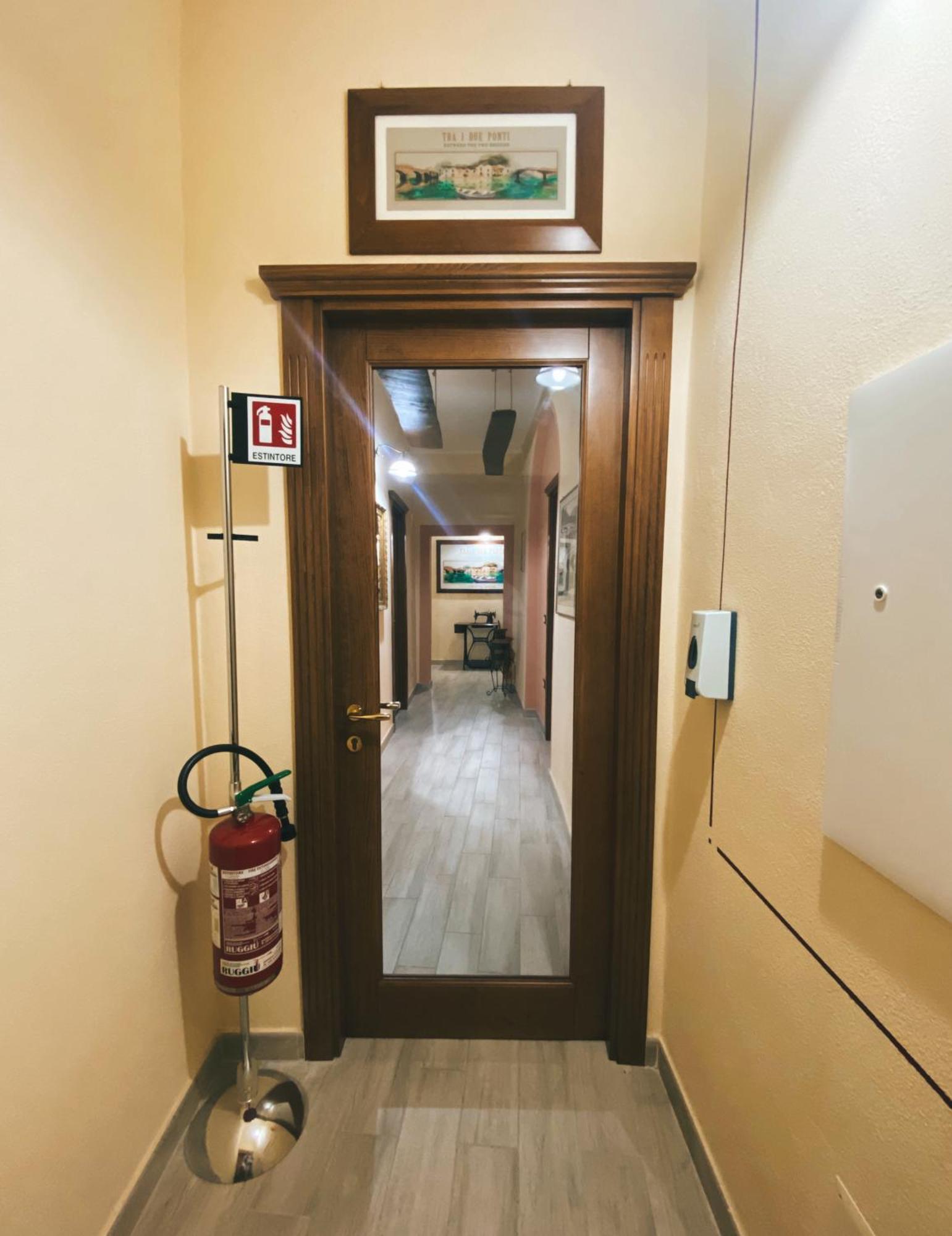 Tra I Due Ponti Hotel Bosa Bagian luar foto