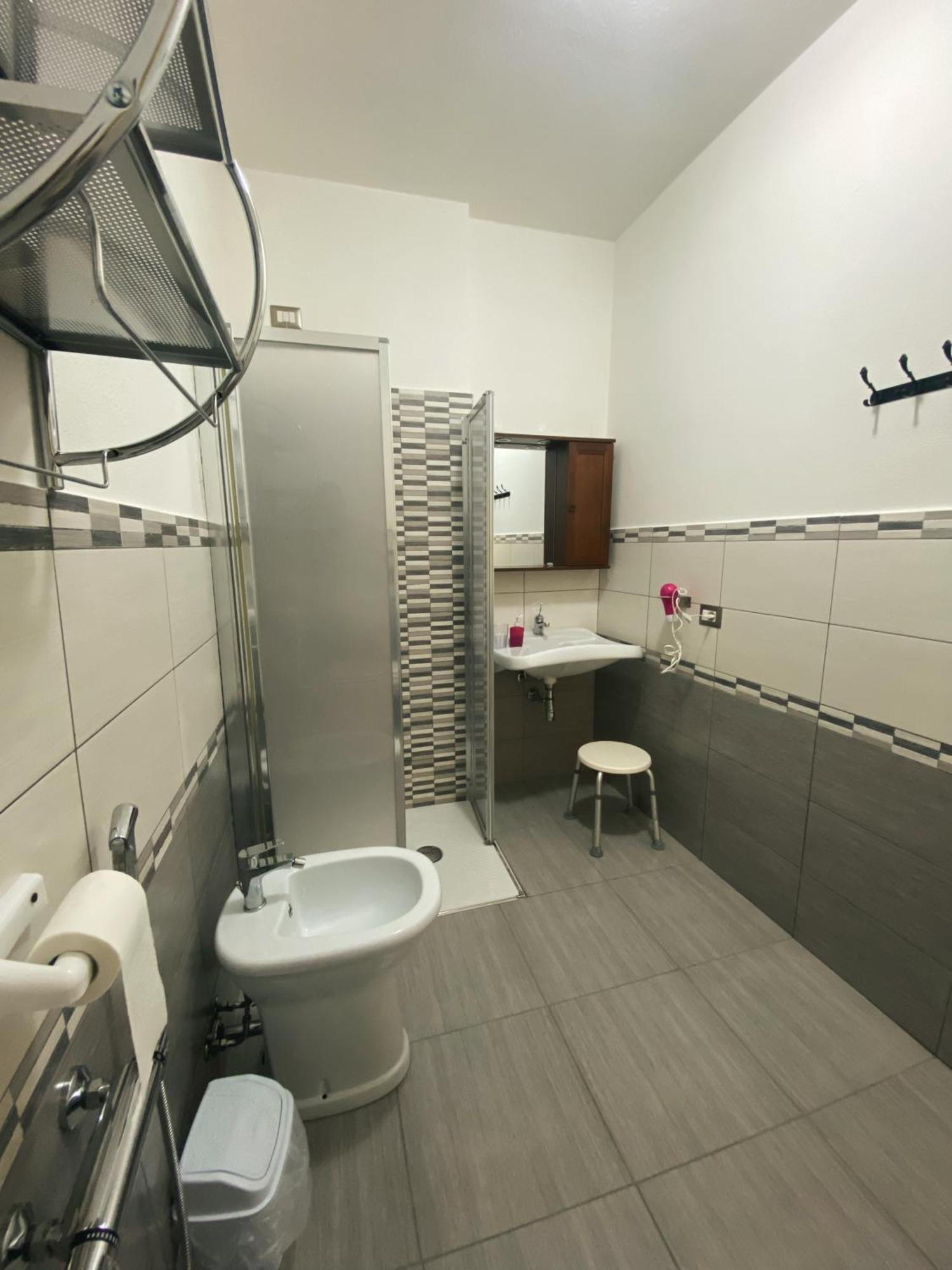 Tra I Due Ponti Hotel Bosa Bagian luar foto