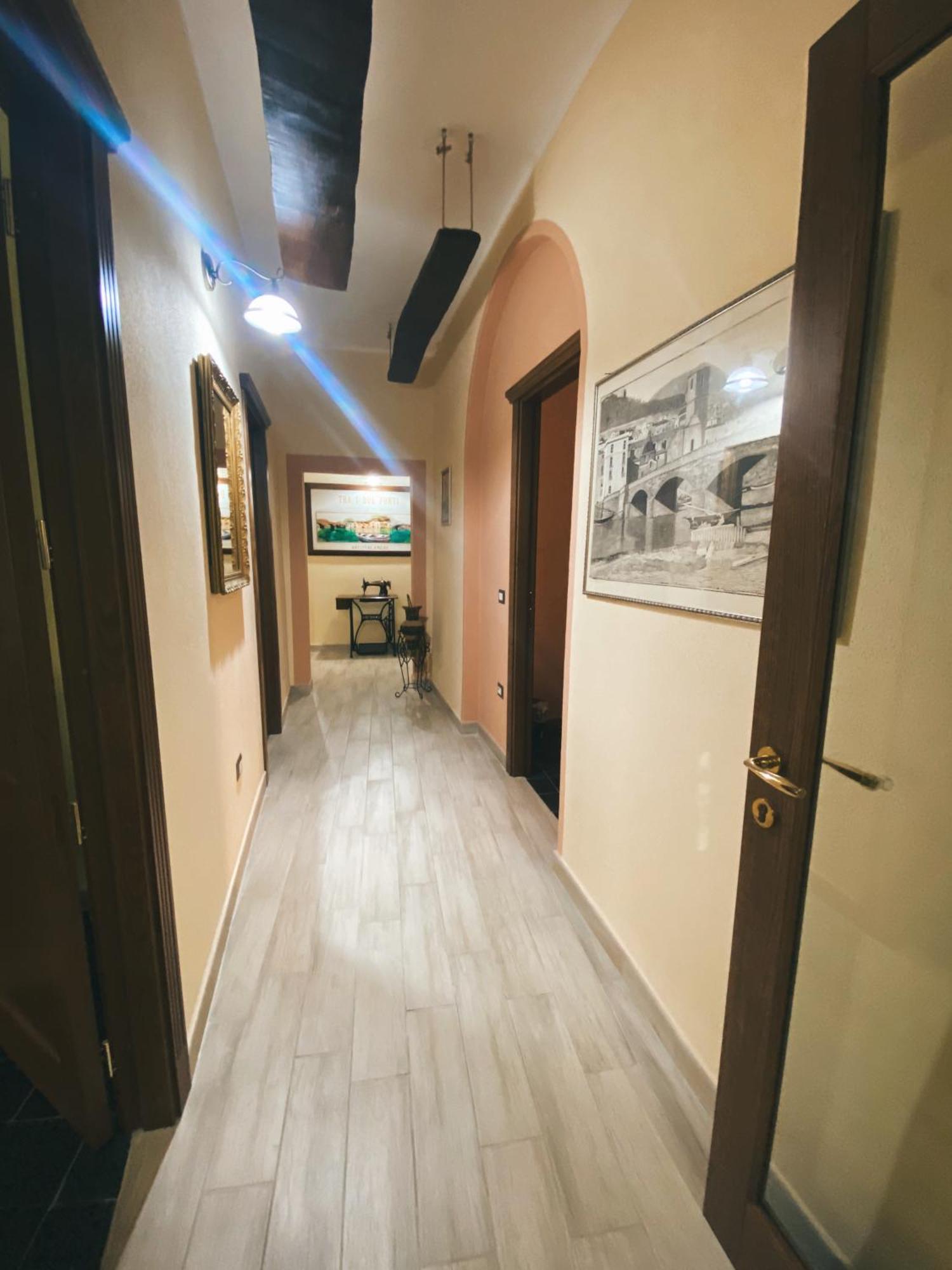 Tra I Due Ponti Hotel Bosa Bagian luar foto